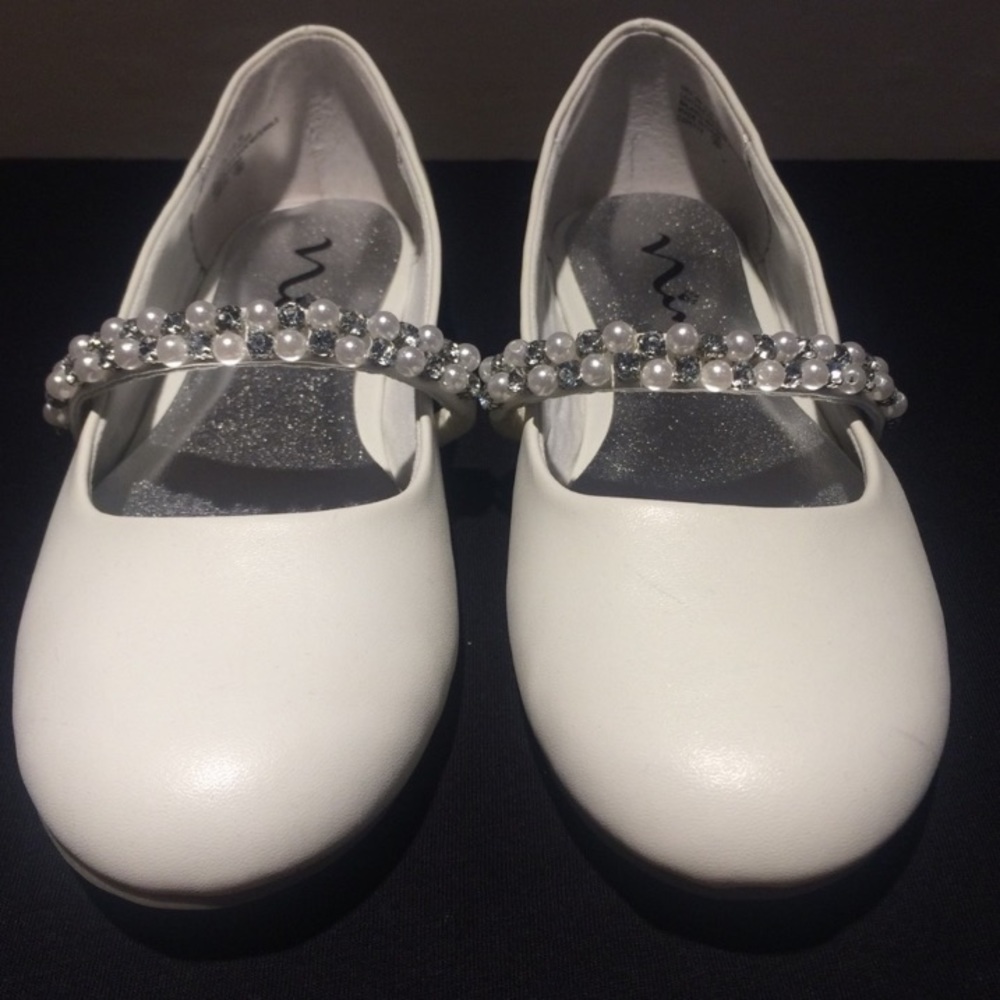 Nina Girls sz 4 white dress shoes